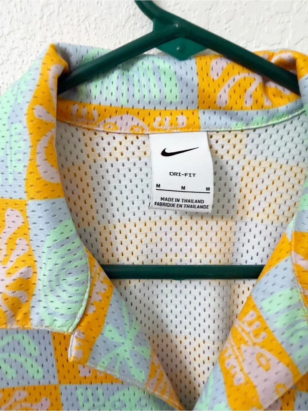 Nike Sportswear Mesh Cruise Vacation Button Up Shirt - M